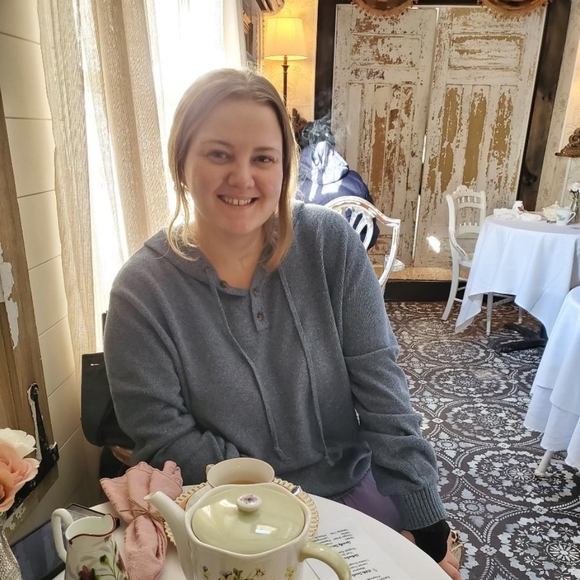 Meet your Posher, Victoria-grace - Picture 3 of 3